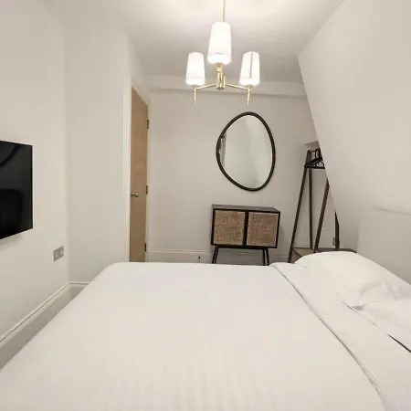 Soho Royal View Apartment
